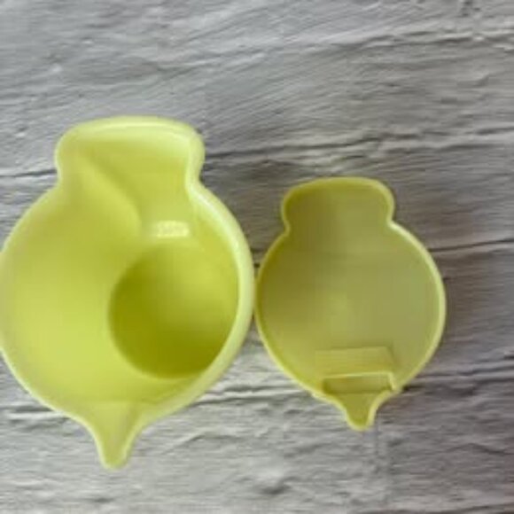 Vintage Tupperware Sugar Bowl and Creamer with Flip Top Lids - Picture 4 of 10